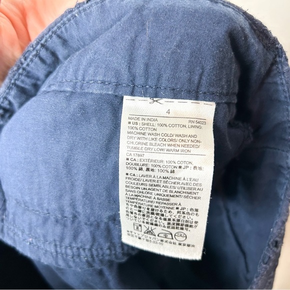 Banana‎ Republic Navy Blue Eyelet Shorts 4 - Picture 6 of 7